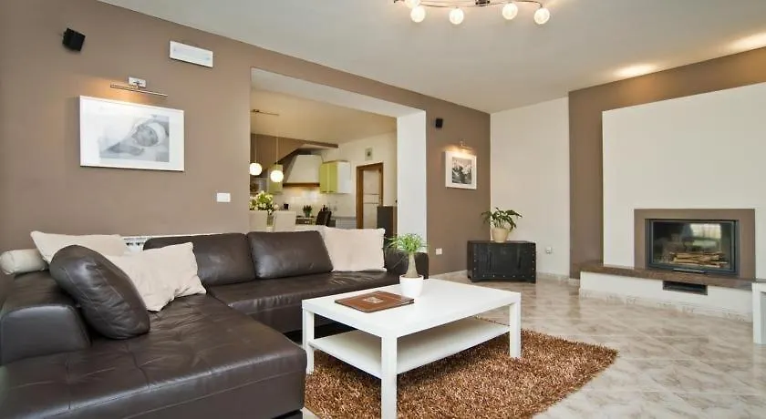 펜션 Holiday House In Buje With Balcony, Air Conditioning, W-Lan, Washing Machine
